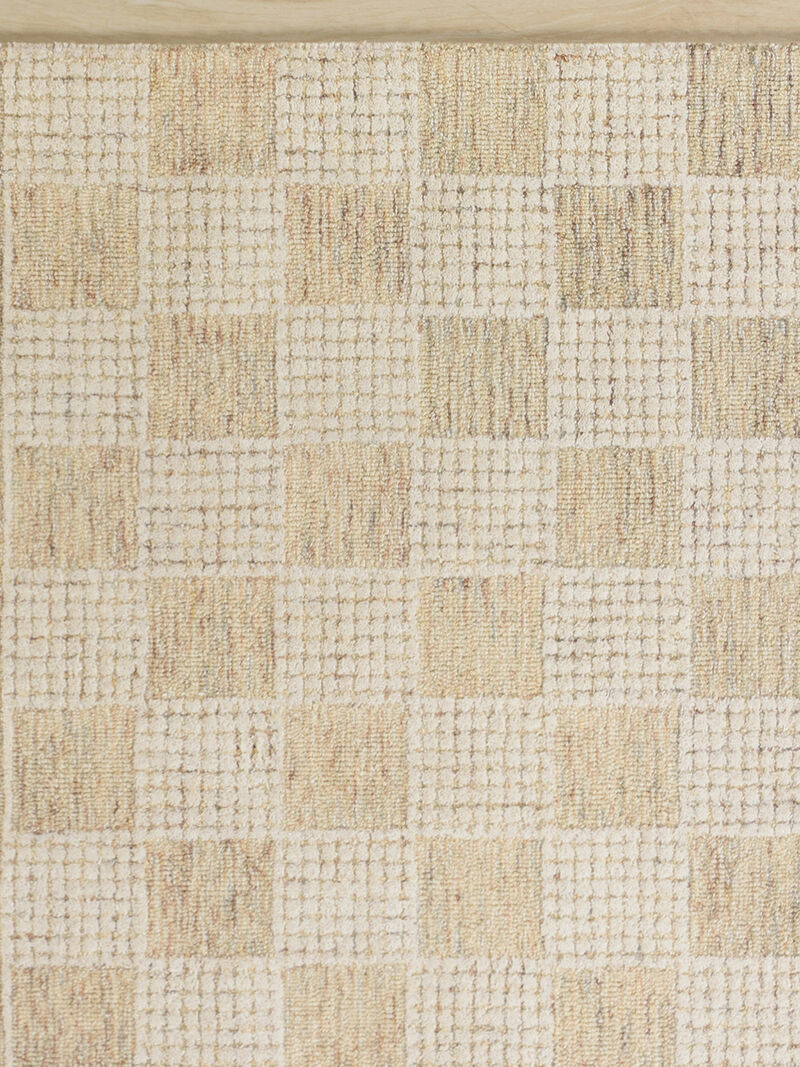 Quinn QNN102 2'6" x 8' Runner Rug image number 4