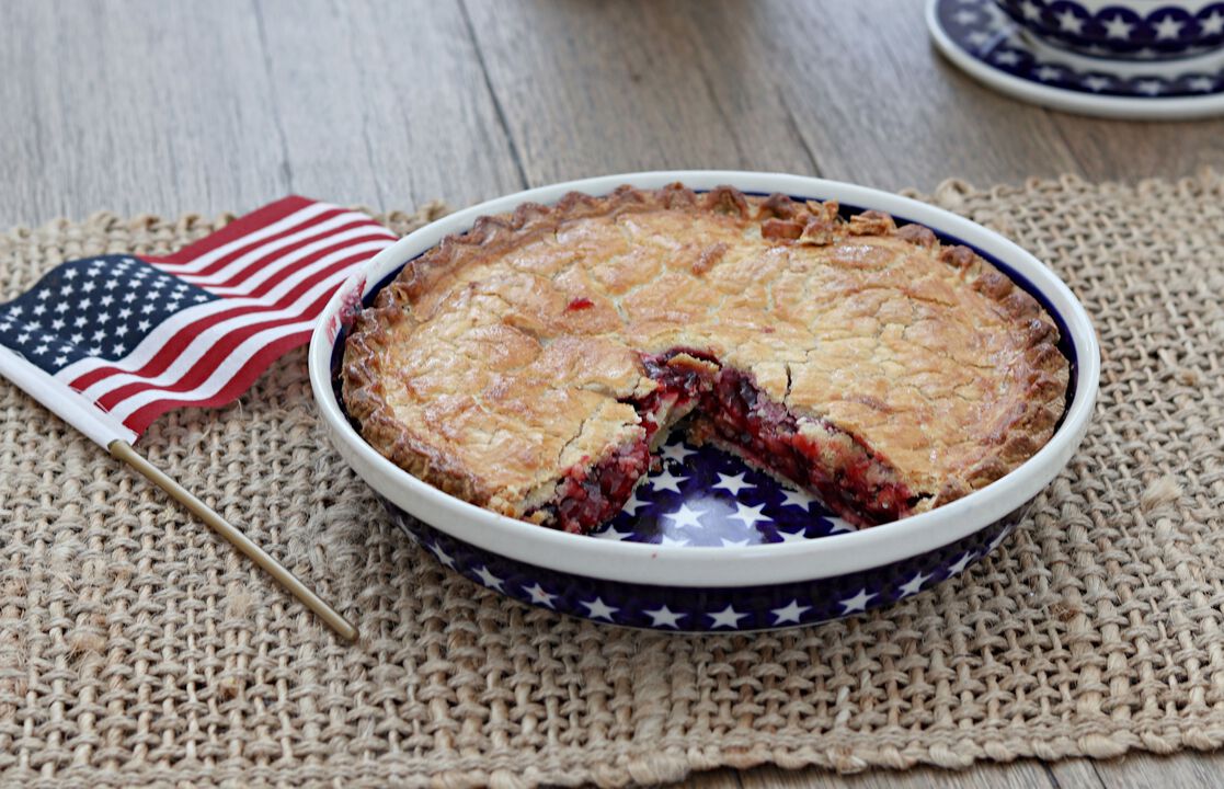 Blue Rose Polish Pottery Blue Tulip Pie Plate