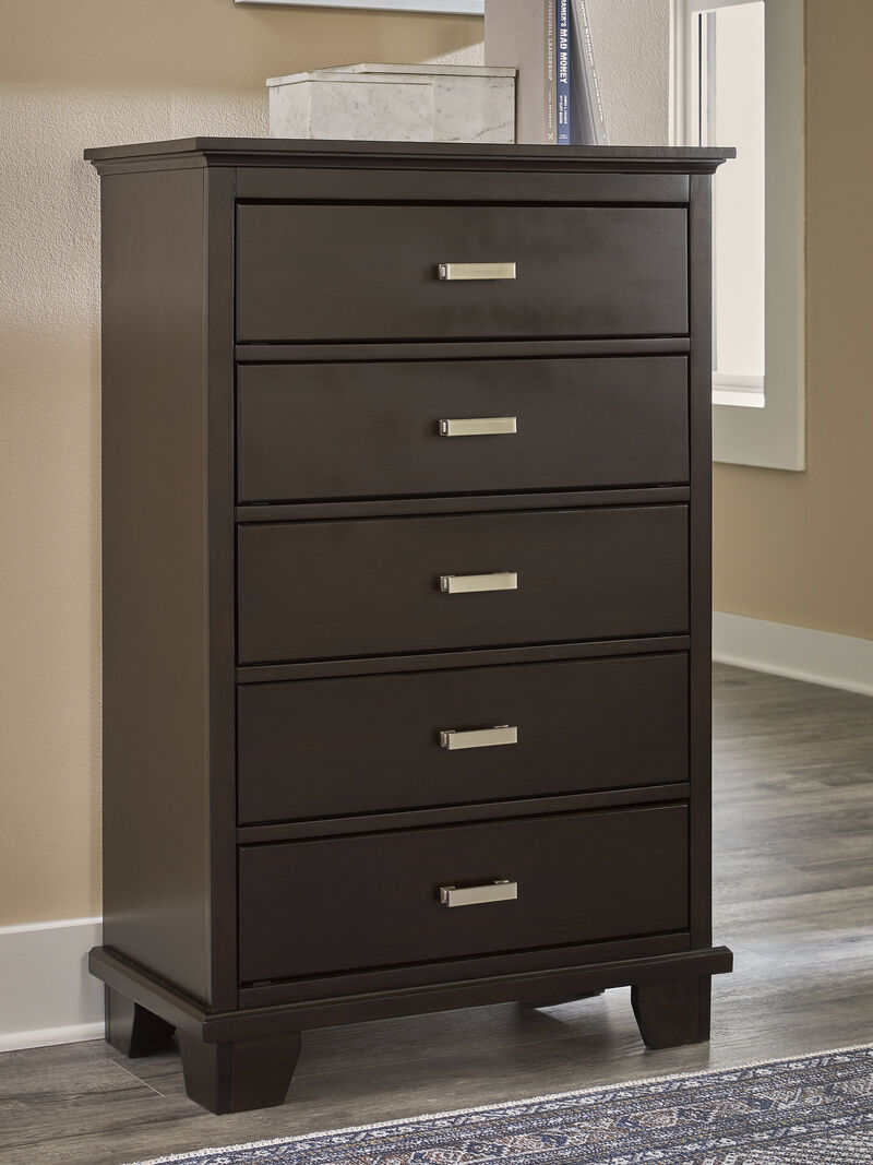 Covetown Chest of Drawers image number 1