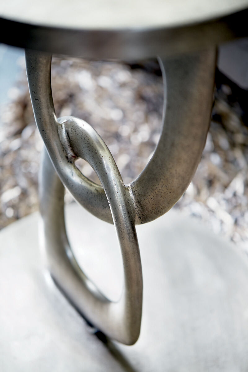 Linea Side Table image number 1