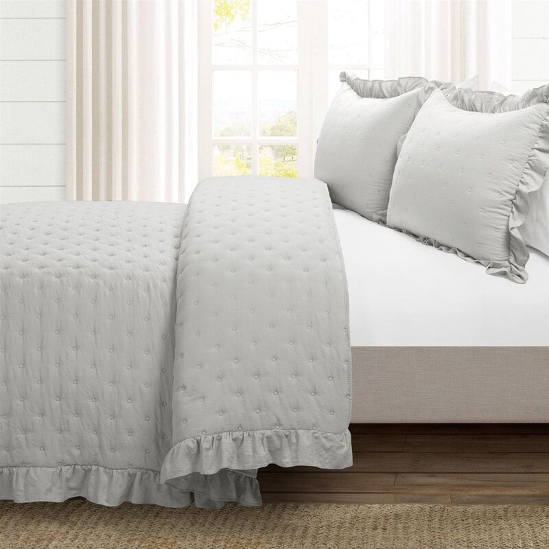 Reversible Ruffle 3-Piece Quilt Set – Oversized and Lightweight