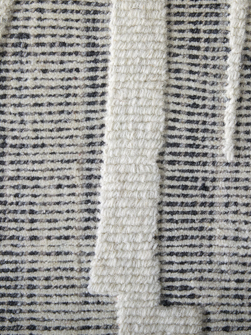 Peconic T8009 Ivory/Black 8' x 10' Rug