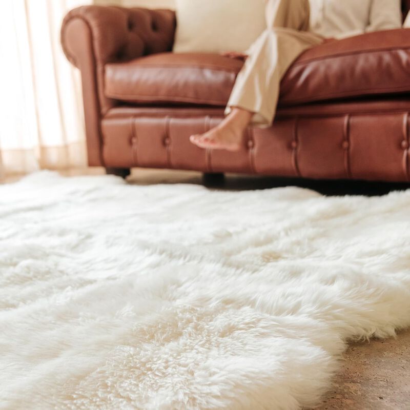 Genuine Sheepskin Rug "Sexto" (4' 9'' x 5' 11'') &ndash; Soft & Fluffy Six Pelt Lambskin Rug - Made in Argentina