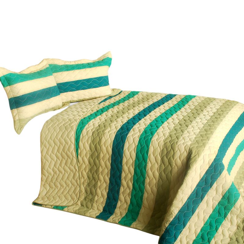Queen Size 3-Piece Patchwork Quilt Set with Matching Pillow Shams image number 1