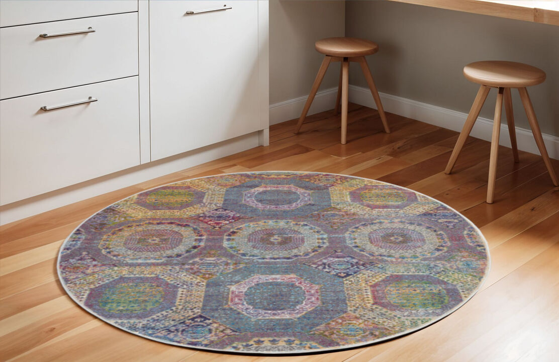 HomeRoots Geometric Distressed Non Skid Round Rug