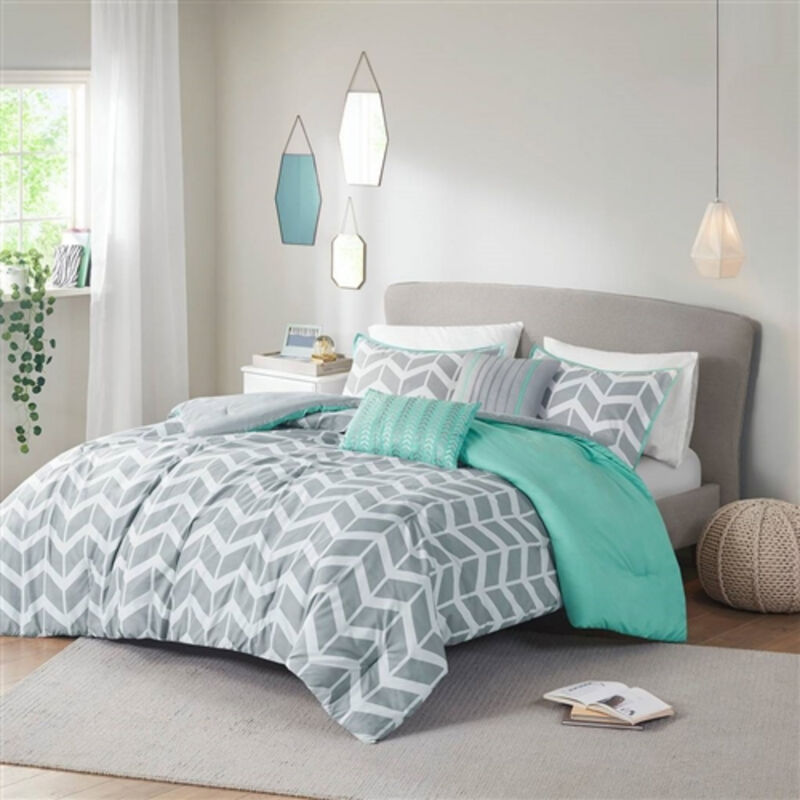 Reversible Chevron Comforter Set &ndash; Contemporary Bedding with Pillow Covers