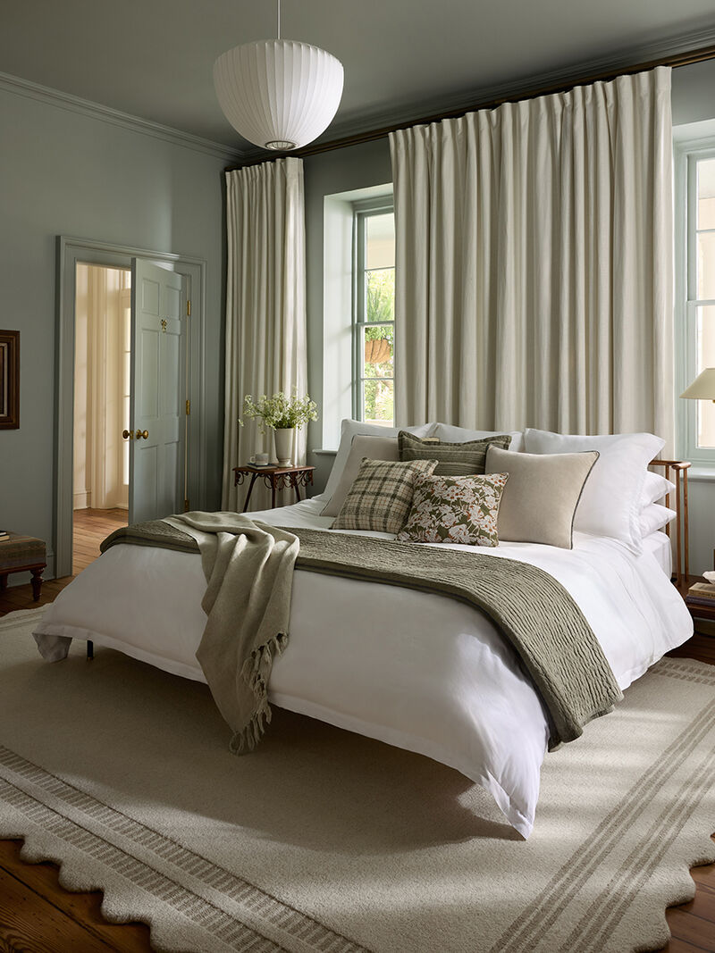 Scottie SCO01 Ivory/Grey 5' x 7'6" Rug by Chris Loves Julia x Loloi image number 1