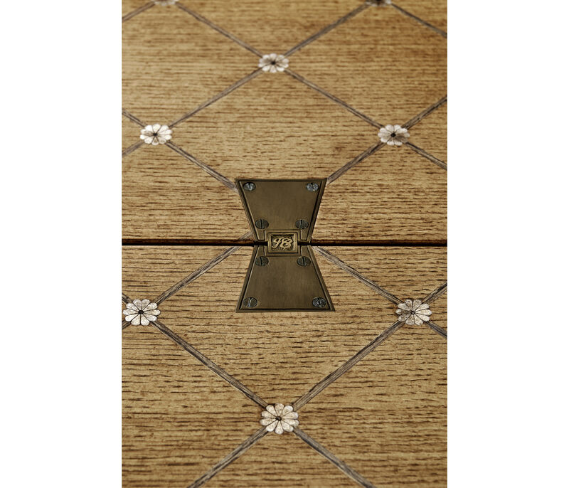 Dielectric Hunt Table