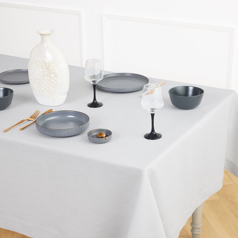 Solino Home Fete 100% Linen Tablecloth &ndash; Handcrafted, Machine Washable, Perfect for Holiday and Everyday Dining