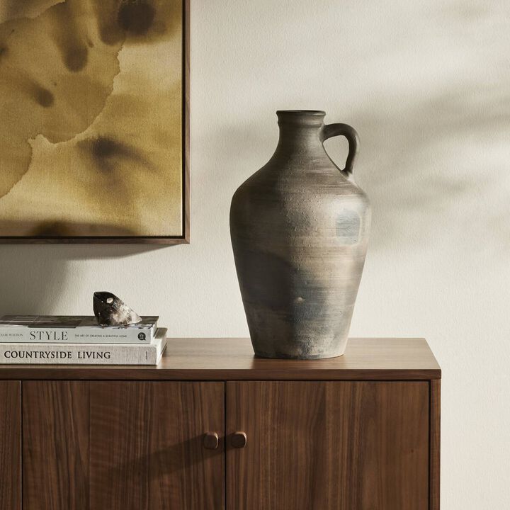 Kamari Vessel in Black Terracotta