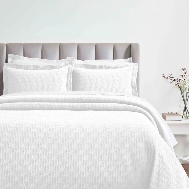 Lightweight Cotton Matelasse Bedspread Set with Diamond Pattern image number 1