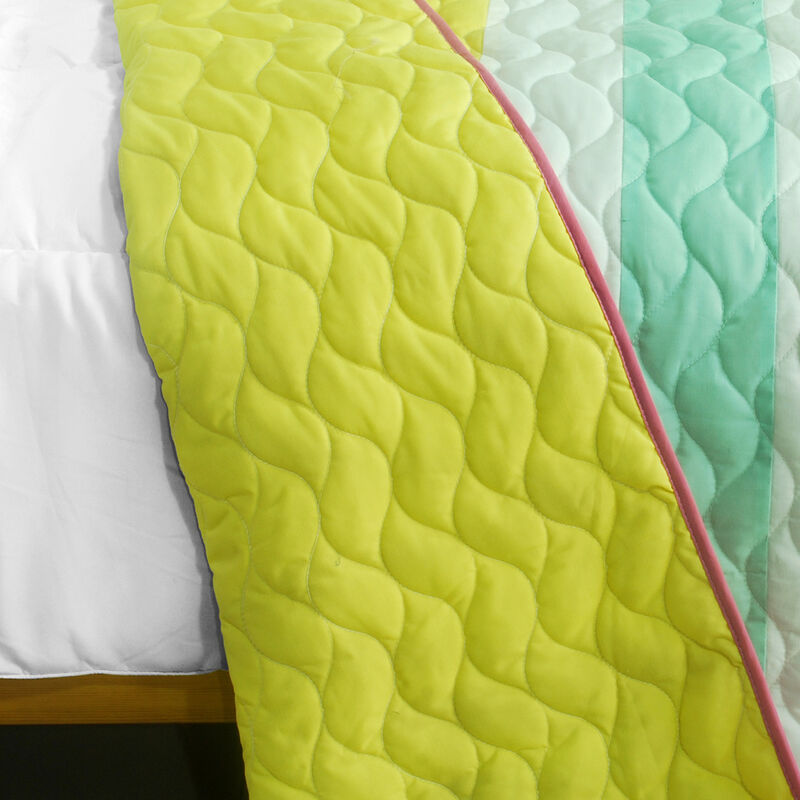 3-Piece Quilted Patchwork Quilt Set Soft Lightweight Bedding image number 3