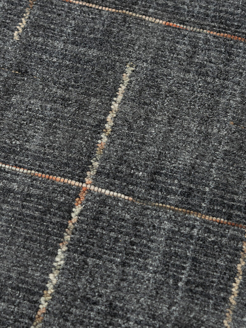 Kiki KIK697 Charcoal 7'6"x9'6 Rug