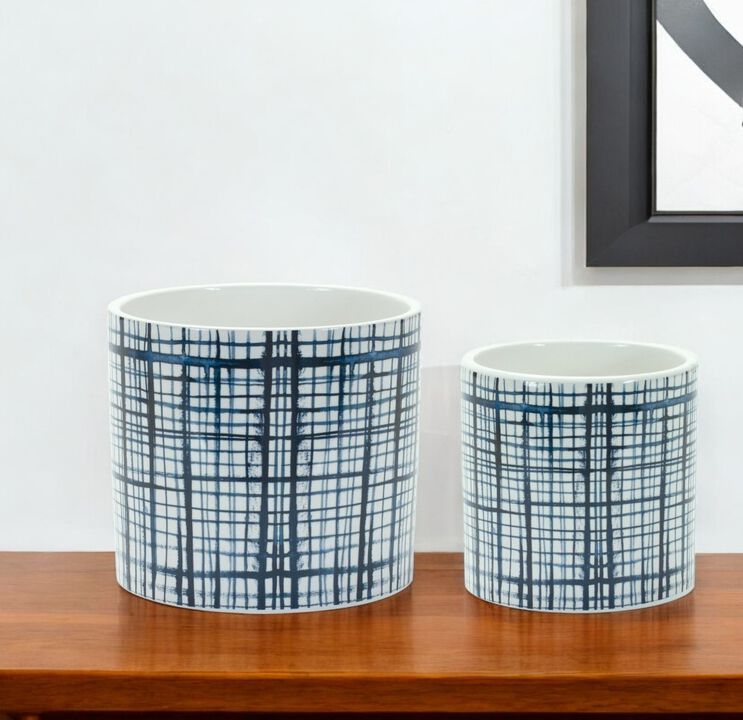 Hivvago Set of Two White And Blue Ceramic Lattice 2 Ounce Round Pot Planters