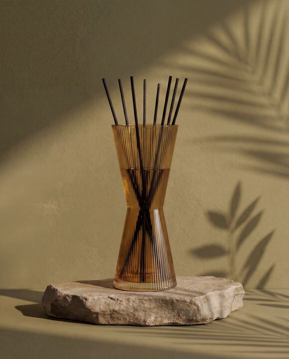 Aiz Reed Diffuser In Cedar & Black Cherry