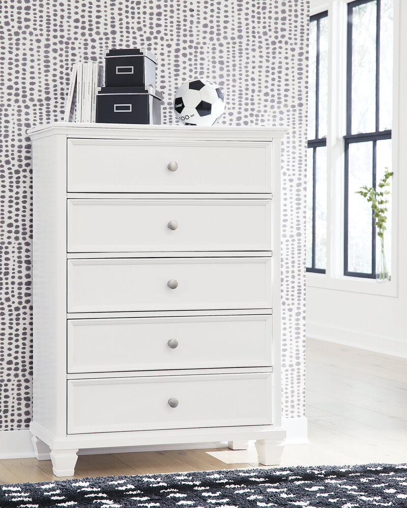 Fortman Chest of Drawers image number 2