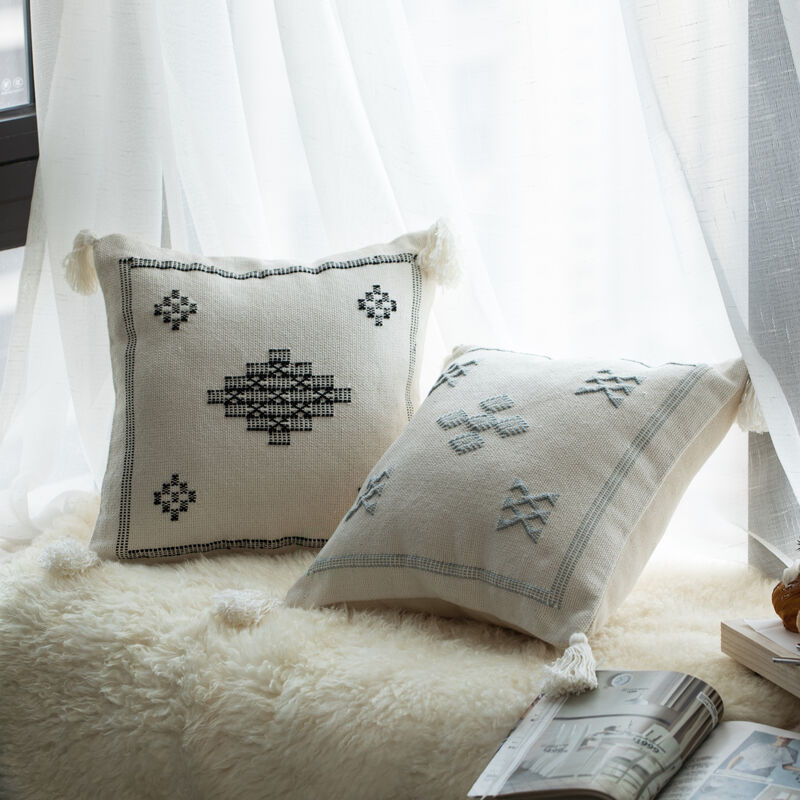 16" Throw Pillow Cover with Southwest Tribal Pattern and Corner Tassels, Black & White