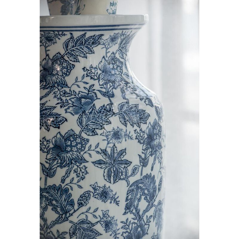 HomeRoots 24" Blue And White Chinoiserie Porcelain Urn Table Vase image number 4