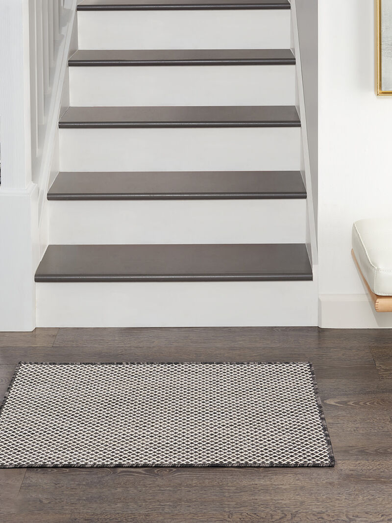 Courtyard COU01 Ivory/Charcoal 2'2" x 10' Rug