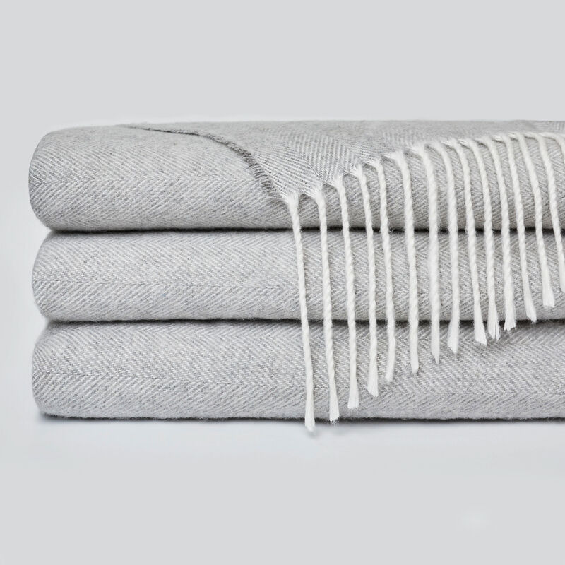 Bamboo Herringbone Tassel Throw