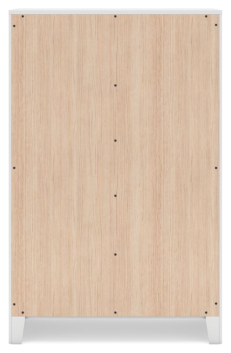 Binterglen Chest of Drawers image number 5