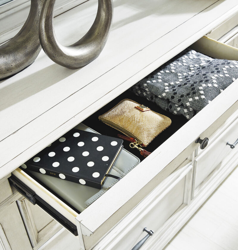 Kanwyn 9 Drawer Dresser image number 2