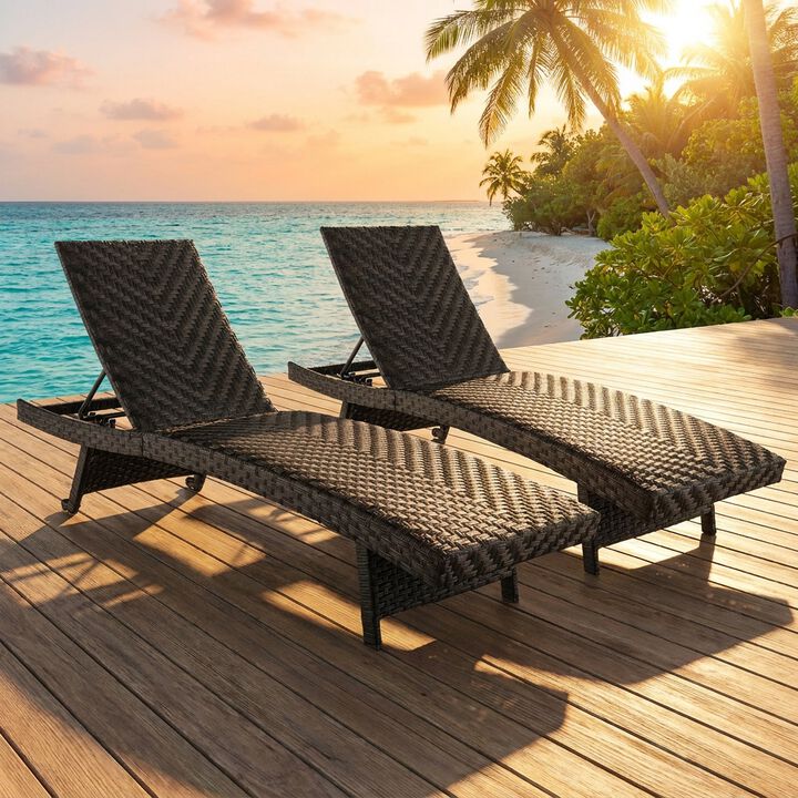 Set of 2 Folding Rattan Chaise Lounge with Adjustable Backrest