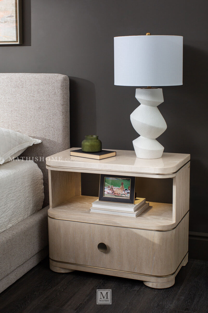 Huntington Bachelor's Chest