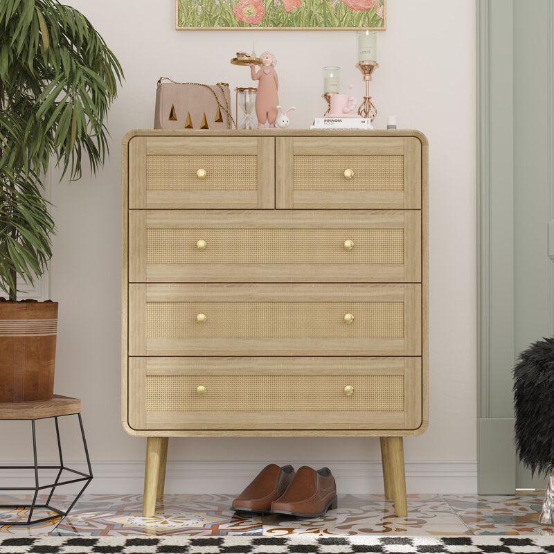 FUFU&GAGA 5-Drawer Dresser, Modern Wood Chest with Rattan Fronts, Gold Handles & Sturdy Wooden Legs, Spacious Storage Cabinet for Bedroom (31.5" W x 39.8" H x 13.9" D), Natural Wood
