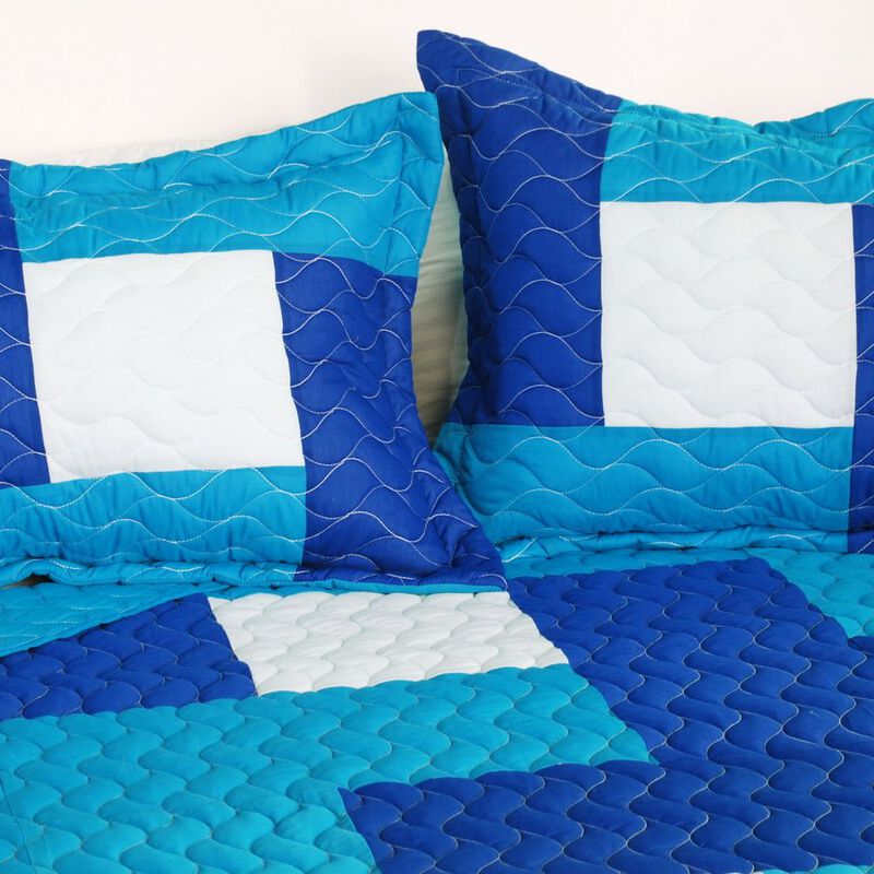 Full Queen Mild Winter 3 Piece Patchwork Quilt Set with Vermicelli Quilting image number 2