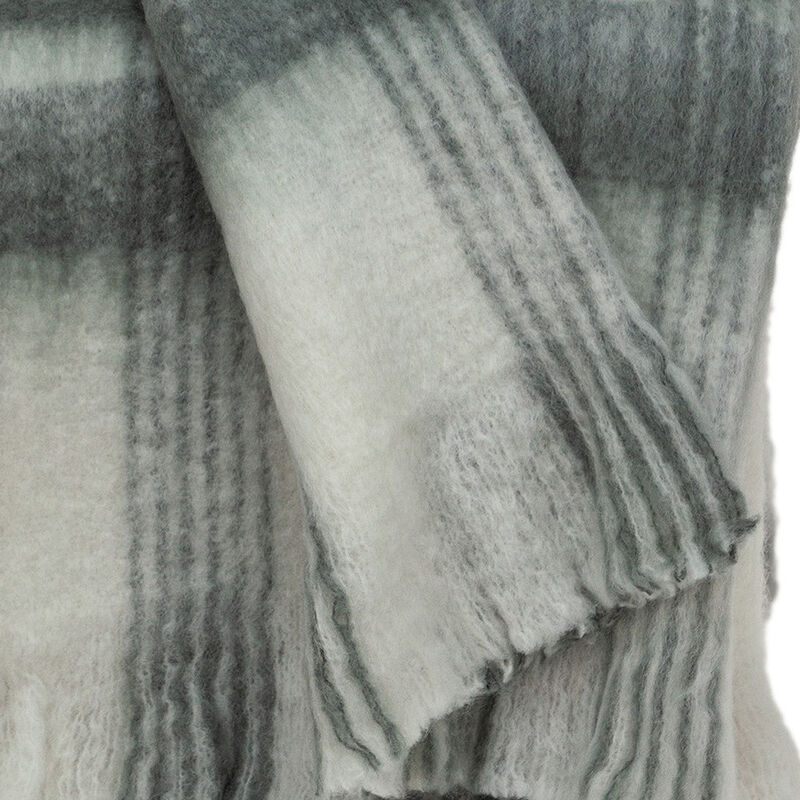 HomeRoots Transitional Gray and White Woven Handloom Throw image number 3