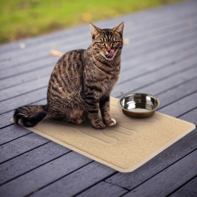 Gibson Everyday Pet Elements 18.5 x 13.78 Inch Cat Silhouette Placemat in Tan image number 1