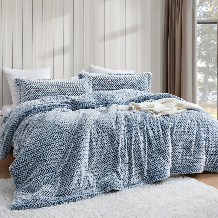Cozy Peaks - Coma Inducer® Oversized Comforter - Chevron Frosted Navy