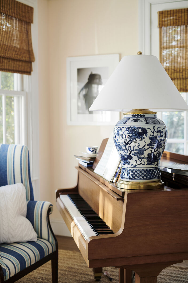 Foo Dog Medium Table Lamp