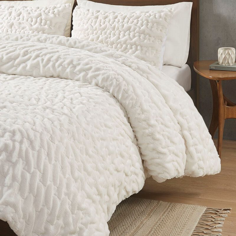 Gracie Mills Hanna Faux Fur Down Alternative Comforter Set