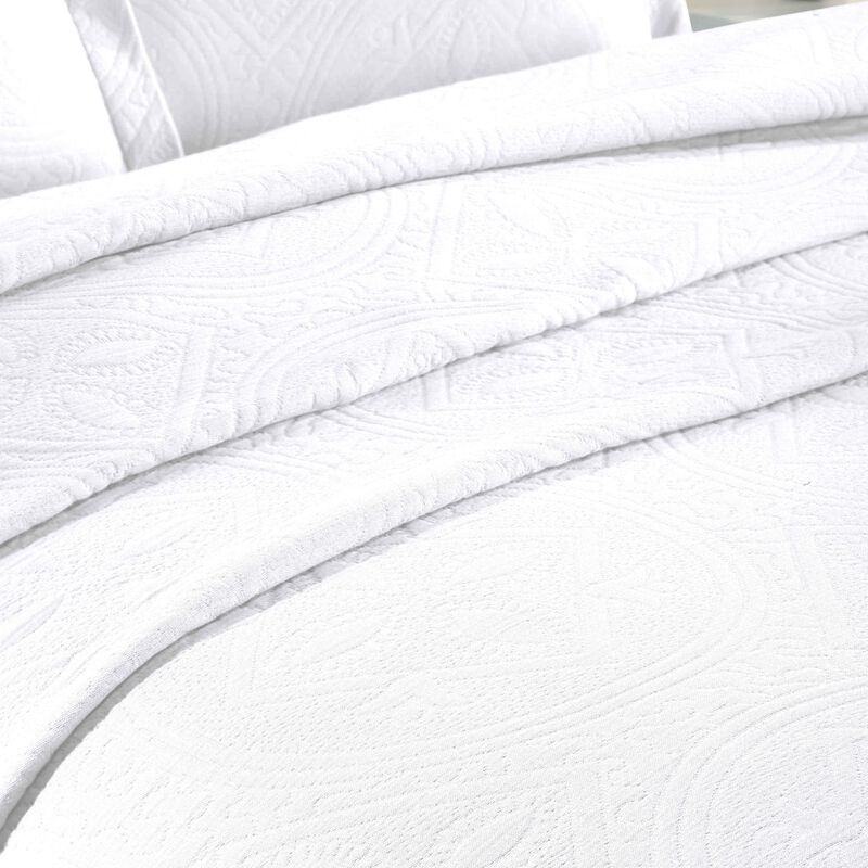 Lightweight Cotton Bedspread Set 3-Piece, Celtic Circle Patterned Matelasse image number 2