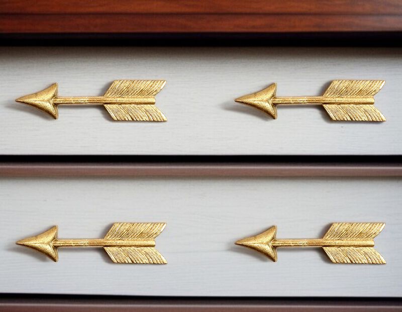 HomeRoots Set of Six Brass Cast Aluminum Arrow Drawer Pull Knobs image number 1