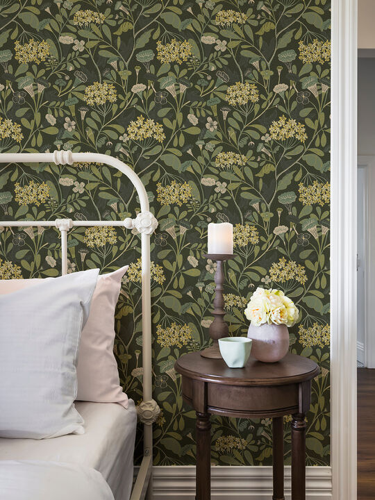 Hybbe Dark Green Hydrangea Garden Wallpaper