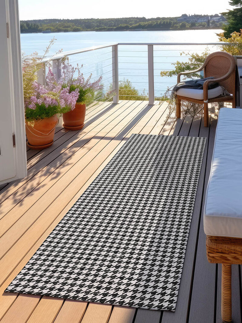 Hinton HN1 Black 2'3" x 10' Rug