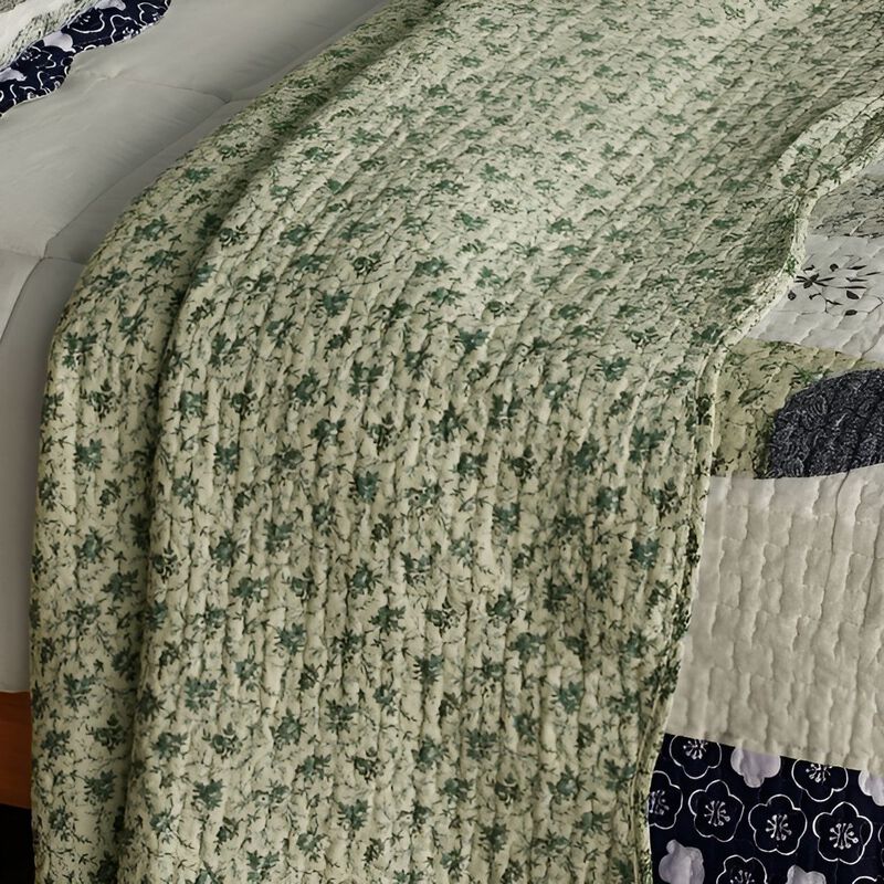3-Piece Cotton Vermicelli Quilted Printed Quilt Set with Matching Pillow Shams image number 3