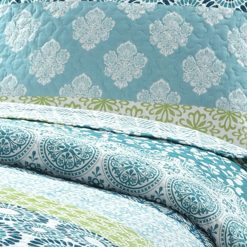 QuikFurn King size Cotton 3 Piece Reversible Blue White Green Floral Damask Quilt Set
