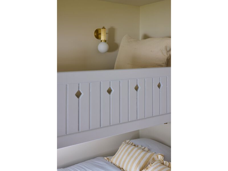 Reade Wall Sconce image number 1