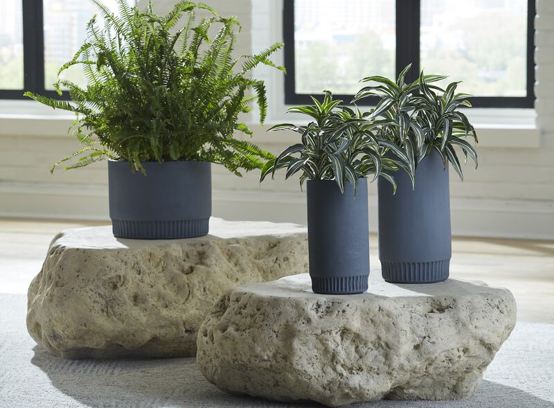Harvest Medium Planter in Dark Gray