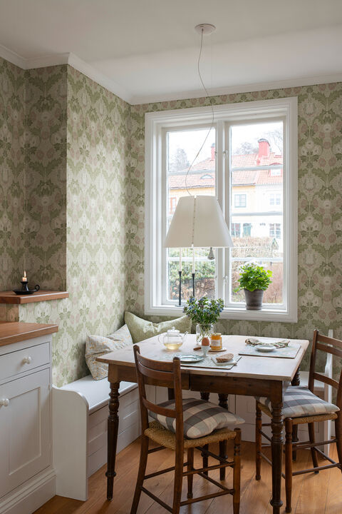 Myrtle Mauve Floral Ogee Wallpaper