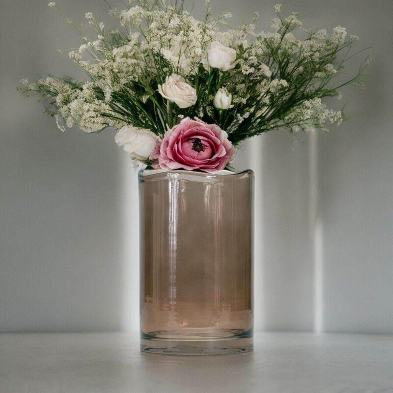 Modern Decorative Vase – Sleek Ceramic or Glass Vase for Home Decor and Centerpieces