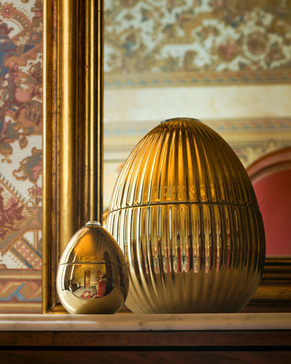 Candle in Ceramic Egg BOIS DE ROUSSIE 7 oz Gold 5.12 diam. x 6.5 in