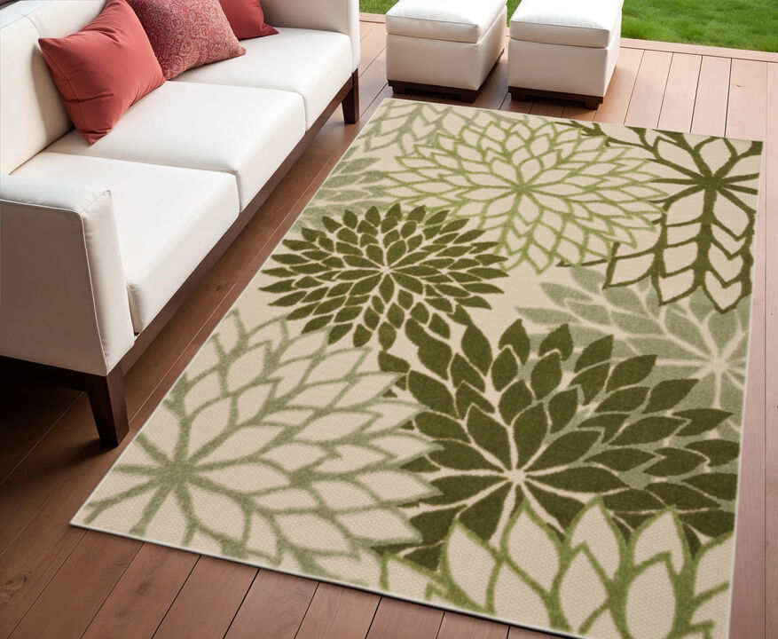 HomeRoots 4' X 6' Ivory And Green Floral Indoor Outdoor Area Rug
