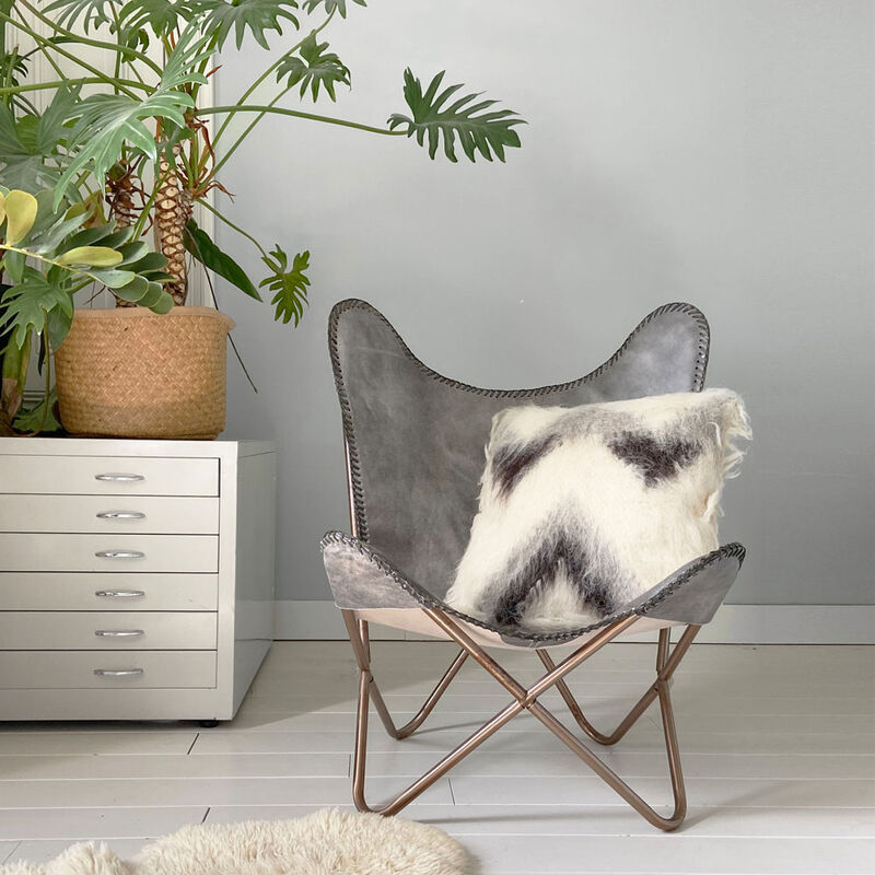 Cushion 100%wool zigzag image number 1