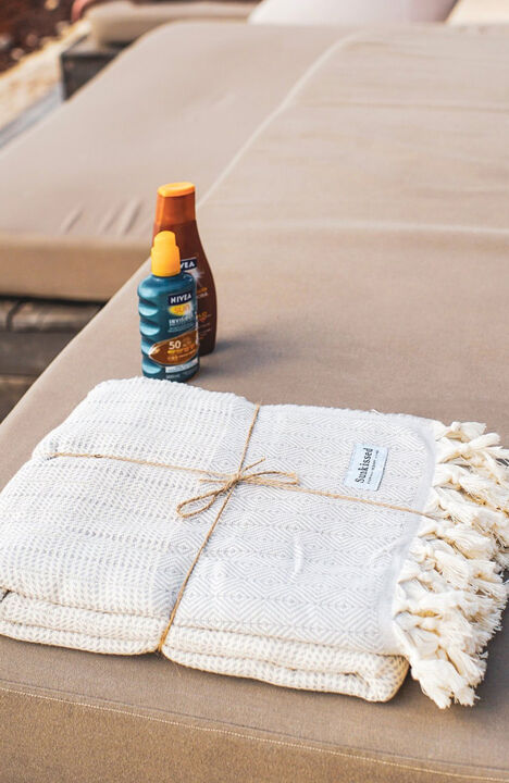 Casa Blanket / Throw - For Home, Beach, Picnic / Outdoor