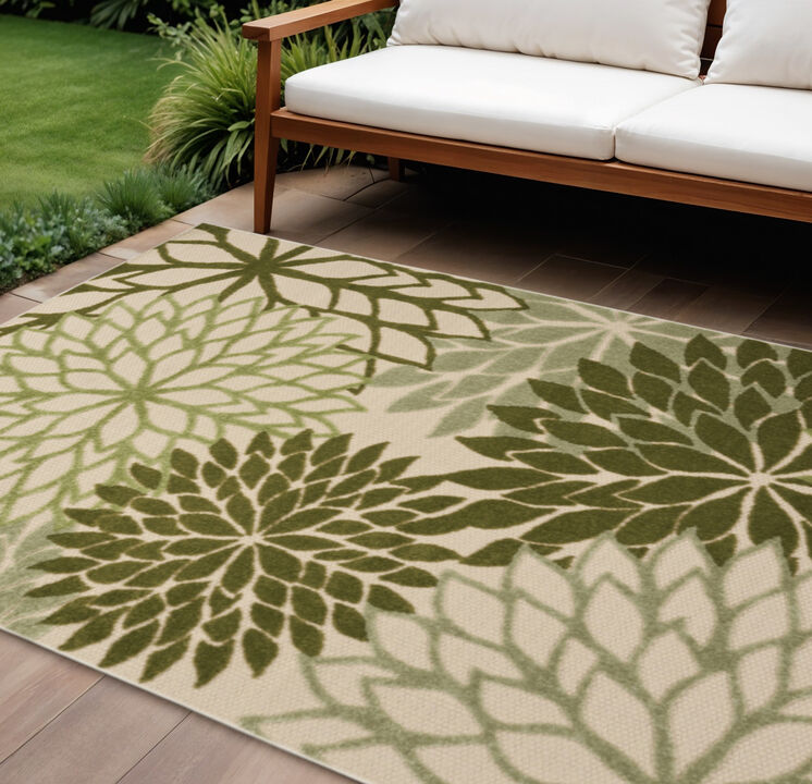 HomeRoots 6' X 9' Ivory And Green Floral Indoor Outdoor Area Rug